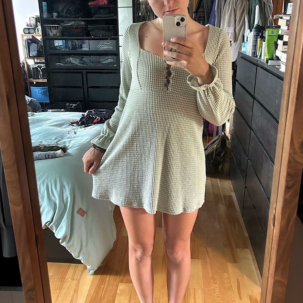 M Blue blush long sleeves mint dress brand new